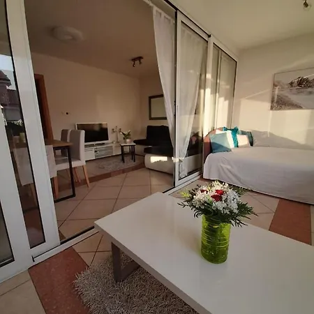 Leon Apartman *