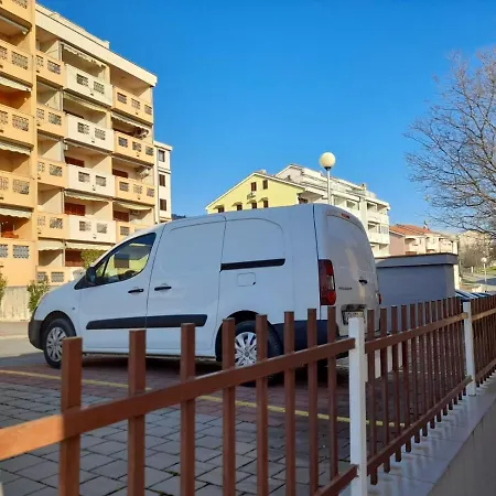 Leon * Crikvenica